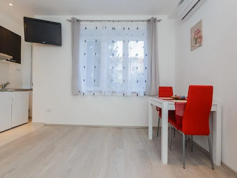 מלון ספליט Nevenka Apartments