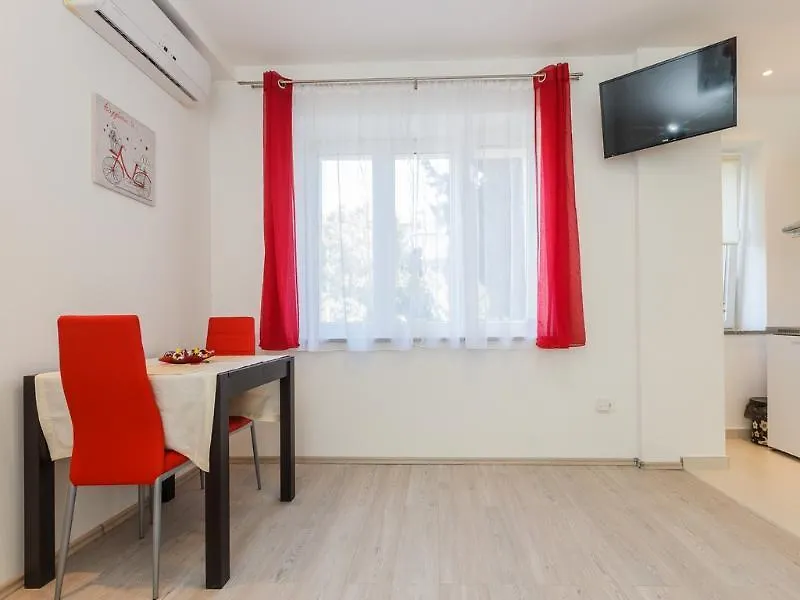 מלון ספליט Nevenka Apartments
