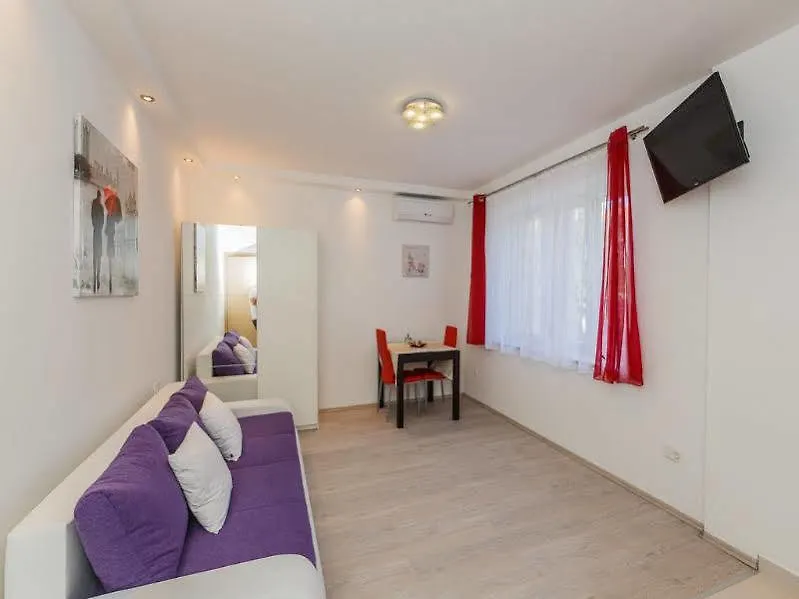 ספליט Nevenka Apartments